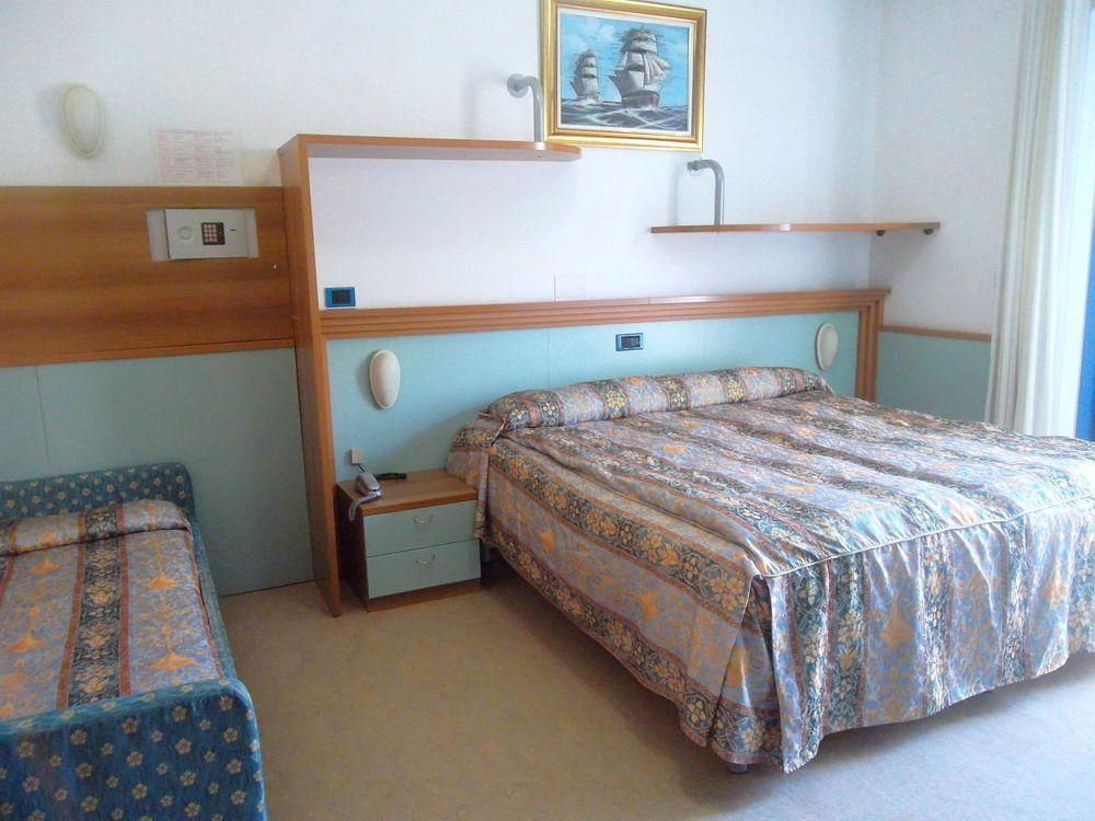 Hotel Marina Roseto Degli Abruzzi Eksteriør billede