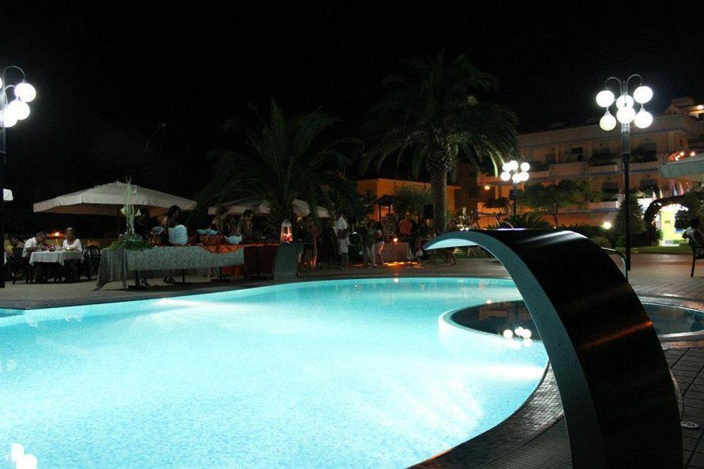 Hotel Marina Roseto Degli Abruzzi Eksteriør billede