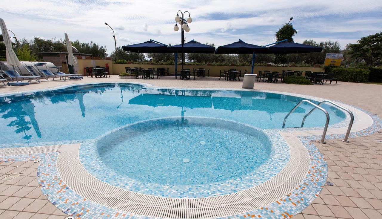 Hotel Marina Roseto Degli Abruzzi Eksteriør billede