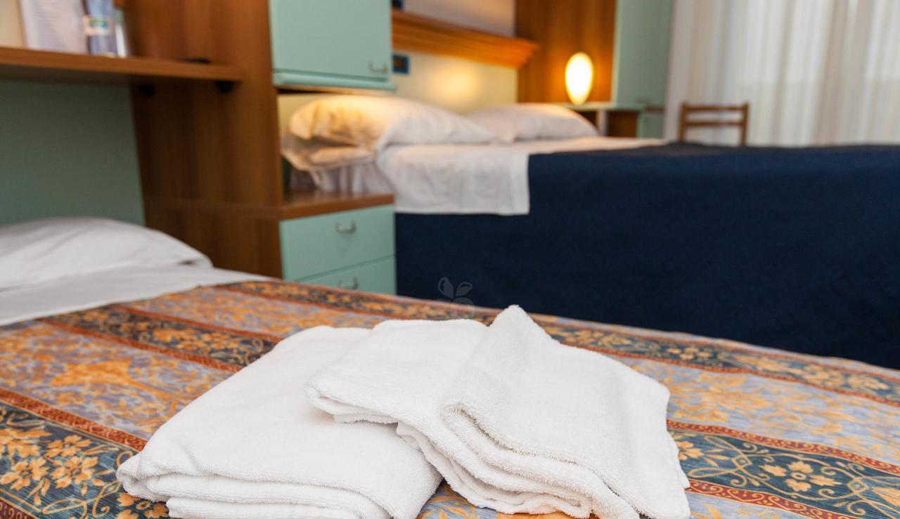 Hotel Marina Roseto Degli Abruzzi Eksteriør billede