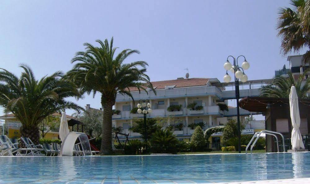 Hotel Marina Roseto Degli Abruzzi Eksteriør billede