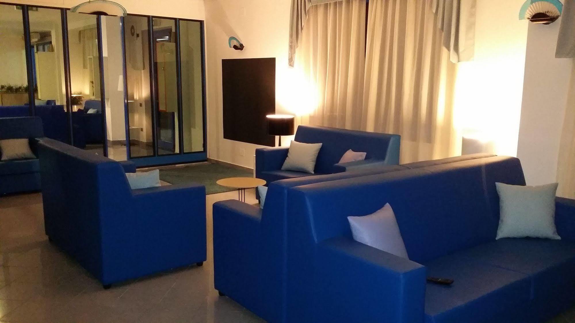 Hotel Marina Roseto Degli Abruzzi Eksteriør billede