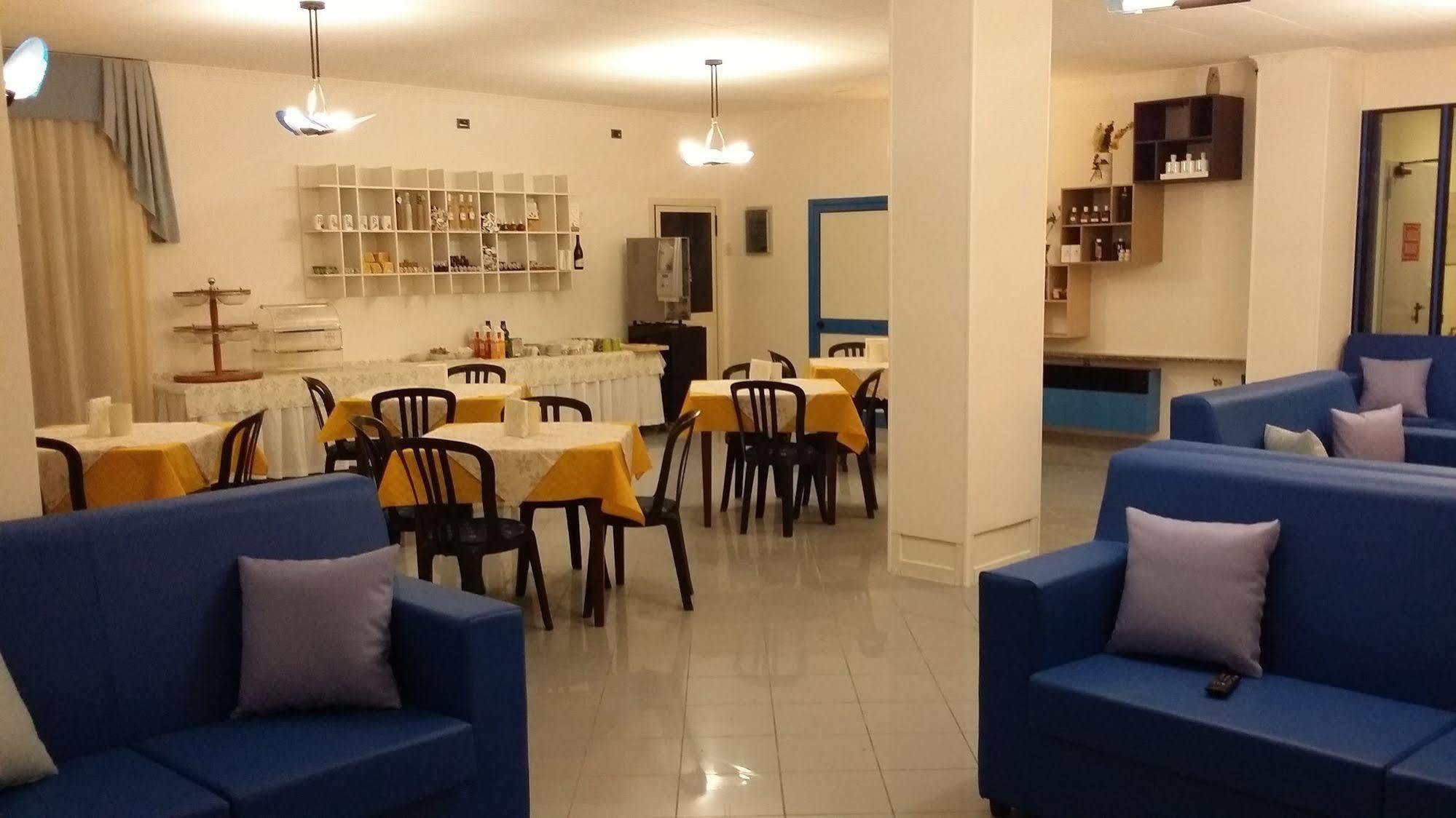 Hotel Marina Roseto Degli Abruzzi Eksteriør billede